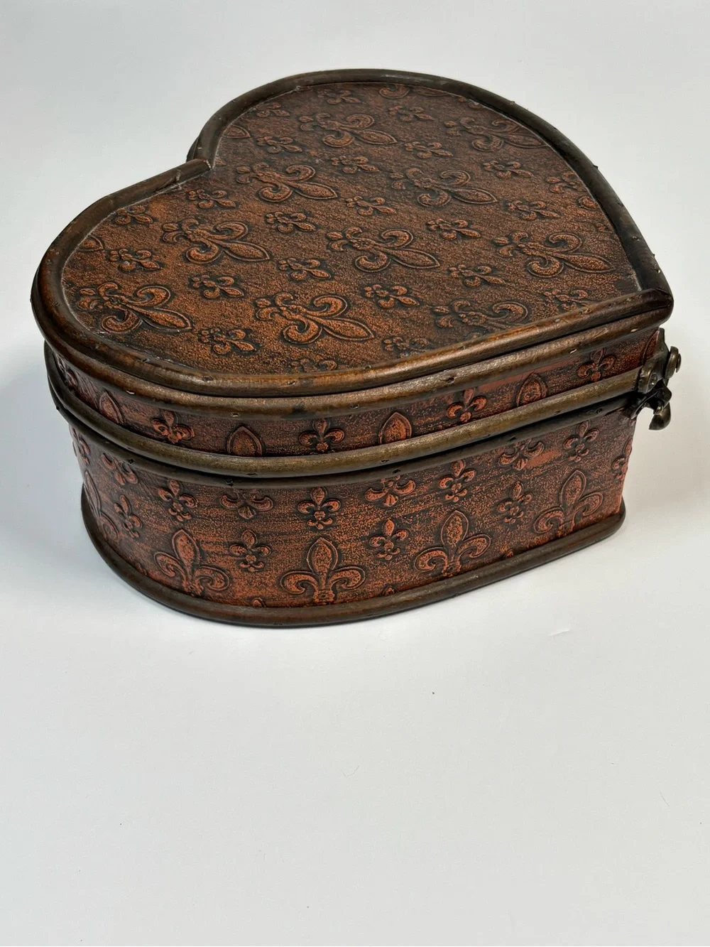 Wood Heart Box Fleur De Lis Hinge Closure Jewelry Trinket Storage